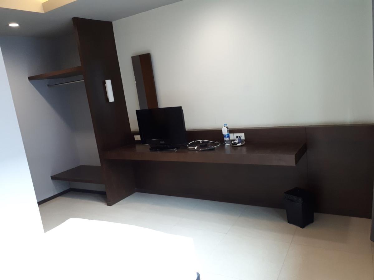 At One Inn Hualampong Bangkok Zewnętrze zdjęcie