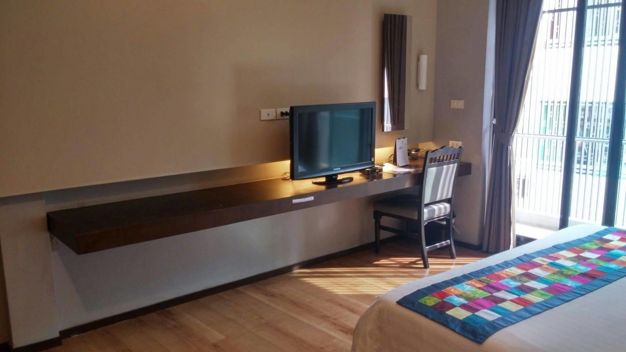 At One Inn Hualampong Bangkok Zewnętrze zdjęcie