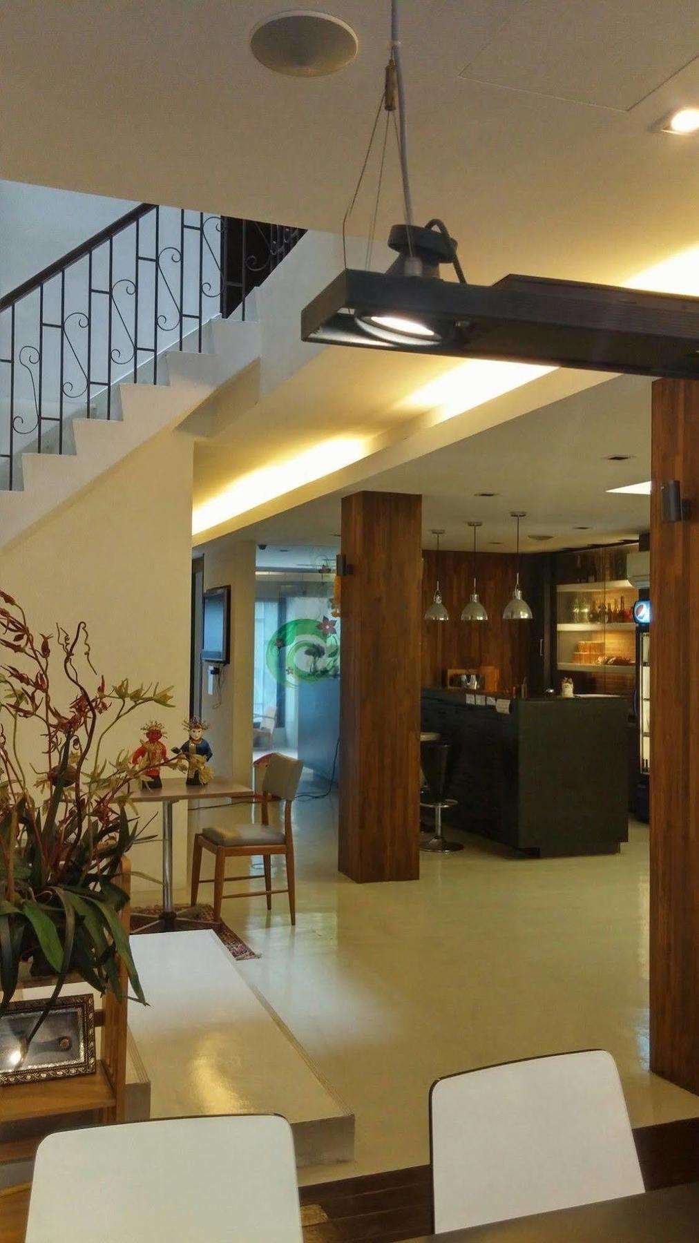 At One Inn Hualampong Bangkok Zewnętrze zdjęcie