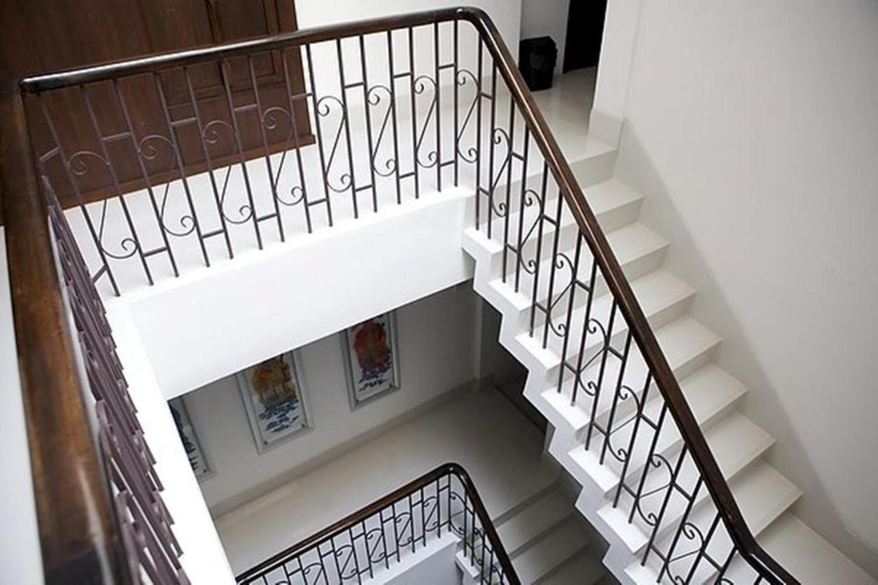 At One Inn Hualampong Bangkok Zewnętrze zdjęcie